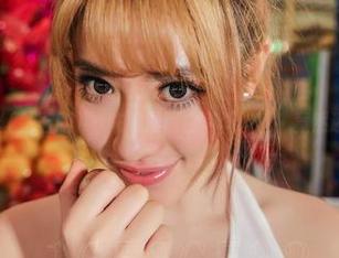 AISS爱丝(钻石版) – 陈雅漫黑白写真，吼！竟然还能免费！