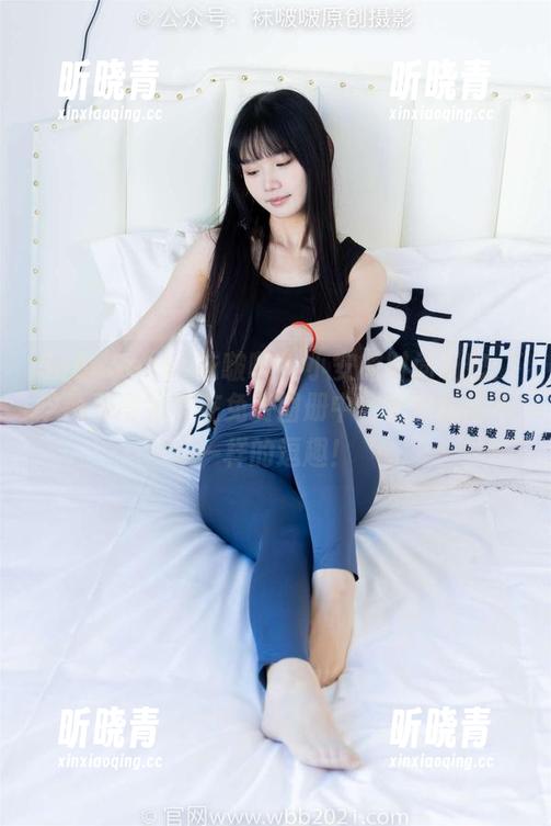 BoBoSocks袜啵啵-小安 BoBoSocks袜啵啵 - 小安的时尚机密:这两双高跟鞋在免费图册中,轻松踩出不一样的逗趣!