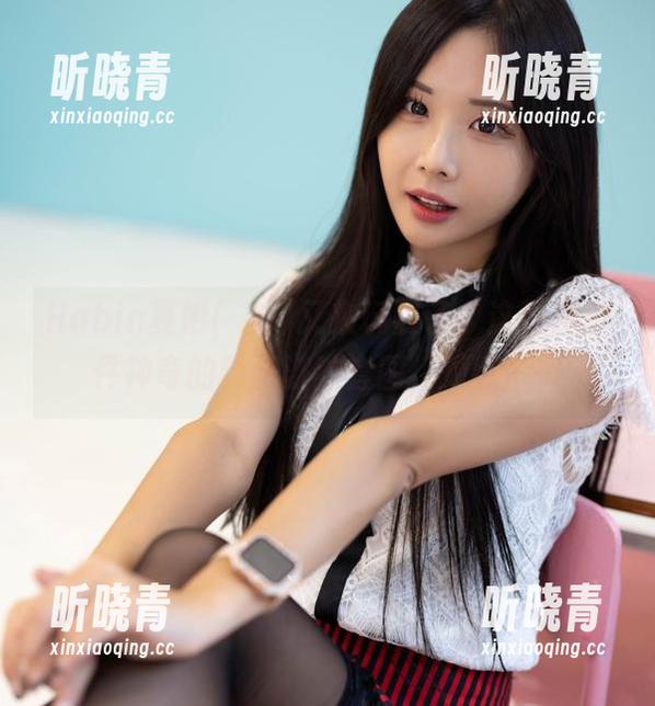 Habin夏彬(하빈)又来玩耍了，这次是那件神奇的针织波纹套图，更新中…