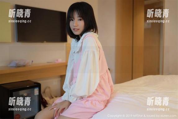 MFStar模范学院-桃小兔yolanda MFStar模范学院 - 美图继续,桃小兔yolanda的妹妹在镜头前调皮得像只小兔子!