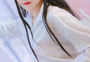喵糖映画给你最新草莓美眉照片，快来查收这份“芳香”！