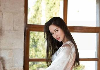 MiStar魅妍社 – Jenny佳妮又发新作，黑白写真让人忍不住多看几眼…