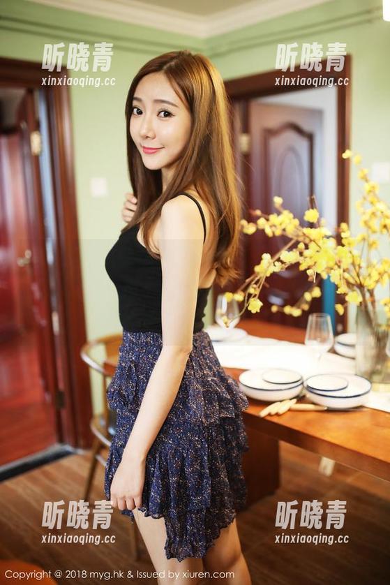 MyGirl美媛馆-王馨瑶yanni MyGirl美媛馆 - 图片一打开,我就被王馨瑶yanni那个眼镜吸引走了,究竟是眼镜好看还是人更好看?