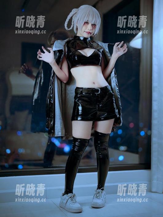 这些图片让我觉得护士装不再是传统的样子，PingPing的演绎太巧妙了，精选的呀！