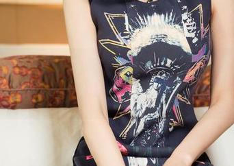 TouTiao头条女神 – 尹菲的美图：美腿骚动，脚踝都开始冒泡了！