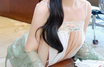 Xiuren秀人网 – LindaLinda的私房夏日，原图就像打翻了冰淇淋，满满都是甜的！