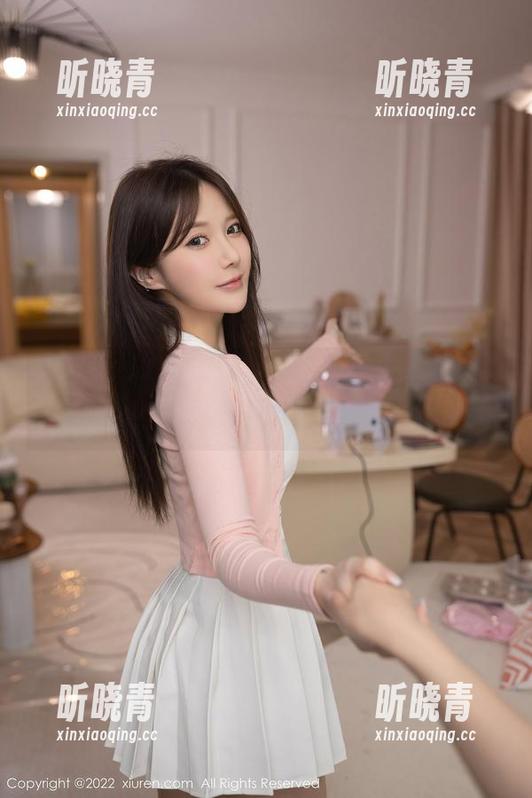 Xiuren秀人网 - 夏馨瑶私房写真新风暴，制服依旧不走寻常路！
