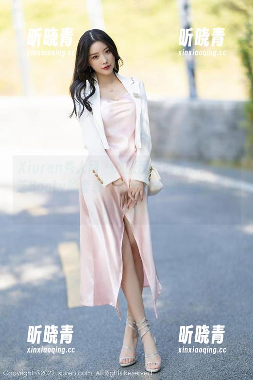 Xiuren秀人网-徐莉芝Booty Xiuren秀人网 - 这张图片的亮点:徐莉芝Booty的套装,适合带去咖啡馆和画室,自拍必备!