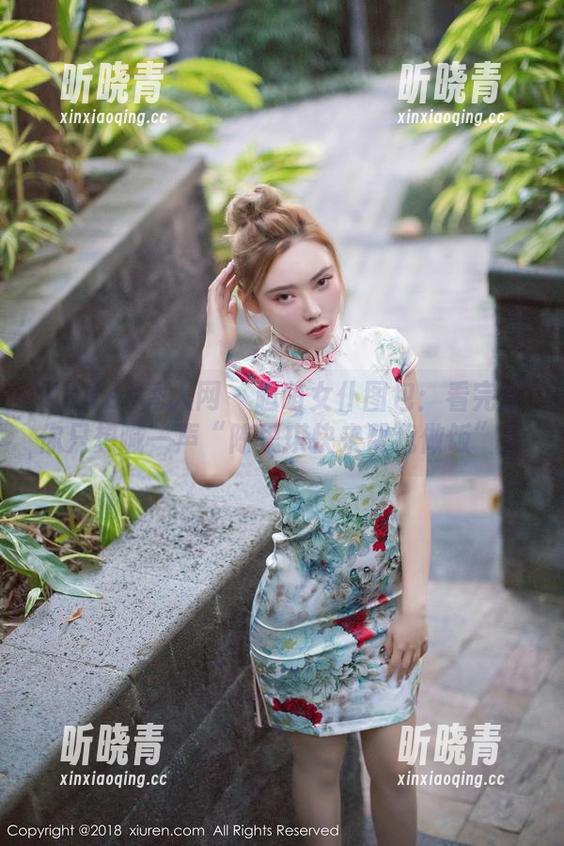 Xiuren秀人网 - 超萌女仆图包：看完后你只想喊一声“陈思琪快来帮我做饭”！