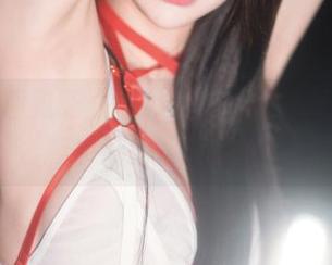 精选美图见证，Yuka(유카)的礼服打破传统、刷新你的认知！