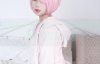 女仆长裙的天堂：eloise软软的高清写真，别说我没提醒你！