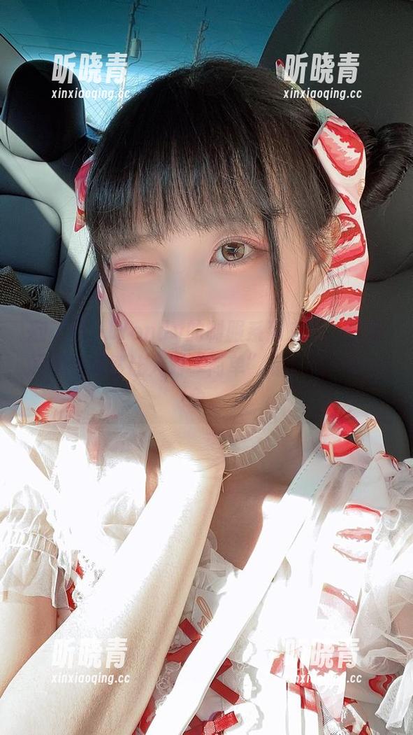 翻了翻，Wendy的制服系列来了，最新的设计竟然让人对“简单”有了另一种想象。