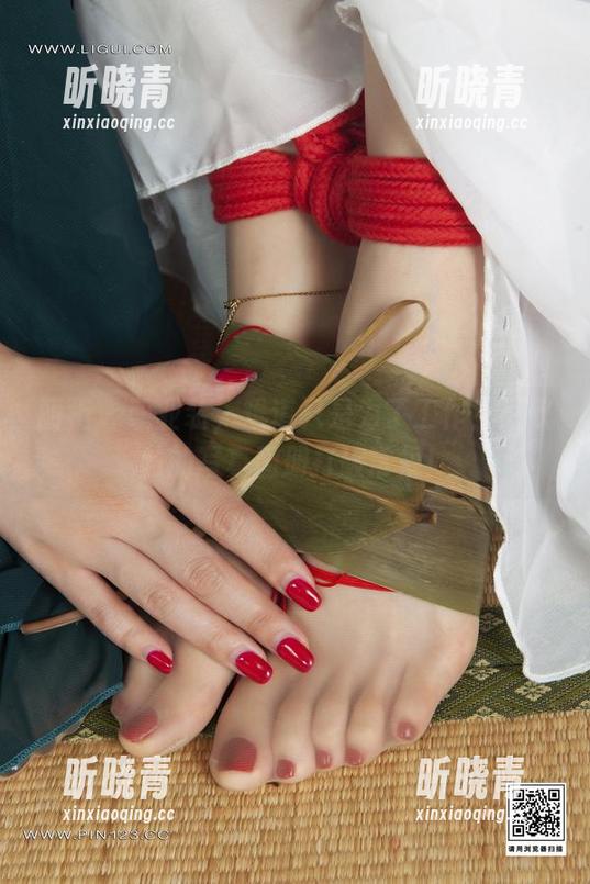 丽柜 - 职业装，难道只是为了工作？王欣竹的写真图册打破常规！