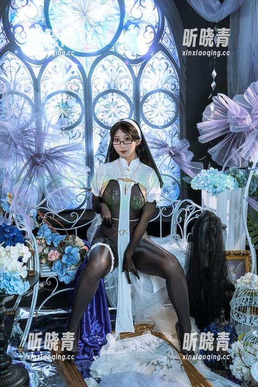 谁说蛇姬不能优雅？云溪溪的美图，颠覆你的想象！