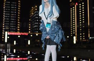 翻看‘你的负卿’带来的爱宕泳装图册，保证让你心情愉悦，完全免费！