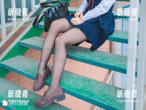 兔玩映画黑色，图集里那些轮廓，简直像暗夜的诱惑。