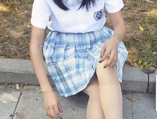 初夏女神 – 谁给点点的学姐权利这么迷人，真想抱怨一下。