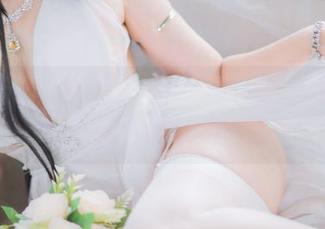 这是什么，夏夏子穿上姬子礼服后直接打破次元壁？！