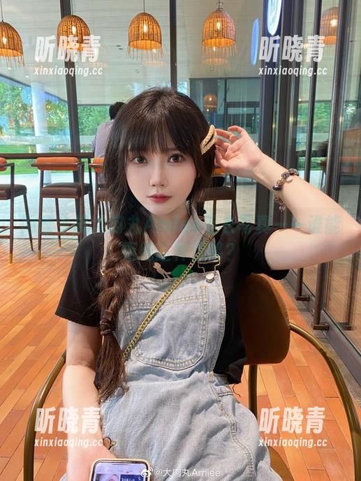 大肉丸Amiee 网盘专属大肉丸Amiee毛衣写真——谁能拒绝这种温馨?