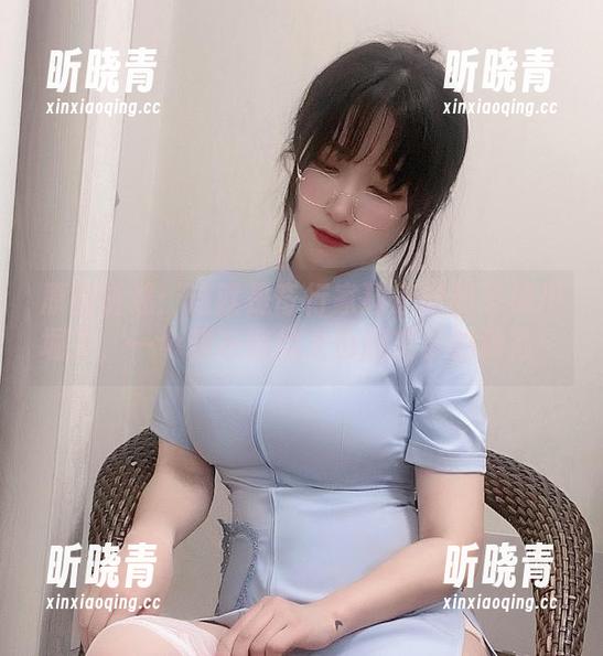 奇行家狗崽 原图讲述:这就是奇行家狗崽的初冬梅川堀子,一个赖在键盘上也能文学的角色!