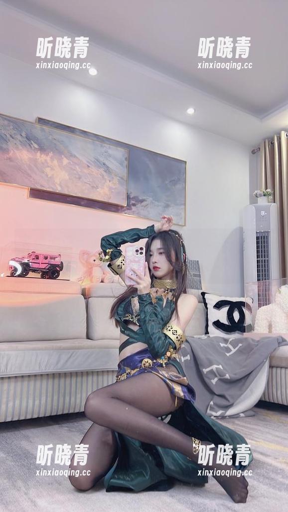 随便说说，小小奶瓶儿的女孩写真，快来下载？
