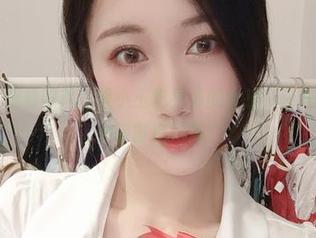 微密圈 – 观看照片，是小玉吃果冻的女孩，还是我内心的小宇宙在闪烁？