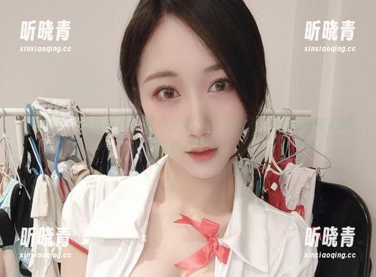 微密圈 - 观看照片，是小玉吃果冻的女孩，还是我内心的小宇宙在闪烁？