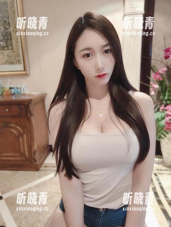 小玉吃果冻 微密圈 - 小玉吃果冻图包:这清纯与巨无霸的结合...果然无敌!