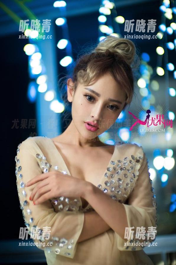 尤果网 - 看！又一张韩乐优的美脚图片出炉，更新频率比我吃零食还高！