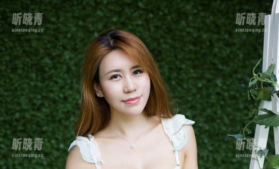 尤物馆 - FoxYini孟狐狸泳池新作，图册里的姿态，游来游去的心思都有了