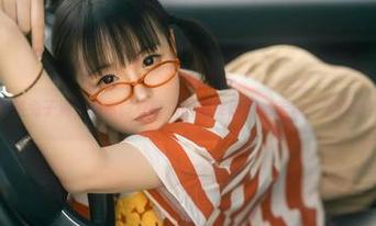 穿越兔子洞，幼水铃衣带来的图库闪耀着未知，下载吗？
