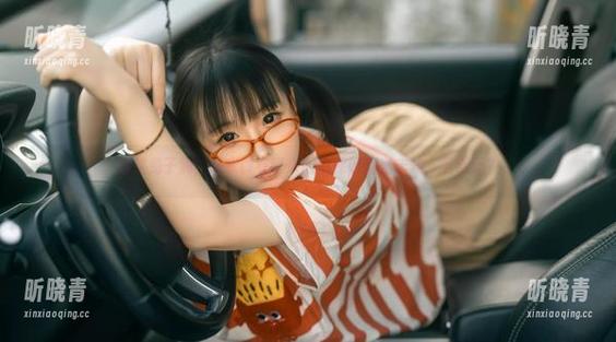 穿越兔子洞，幼水铃衣带来的图库闪耀着未知，下载吗？