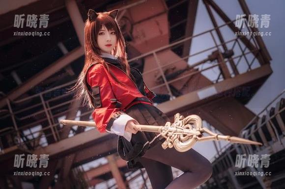 “弥音音ww”户外写真，什么情况，居然还有这种搭配。
