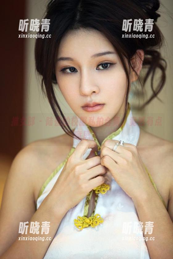 推女郎 - 陆瓷的校服私拍合集，竟然有点意思？