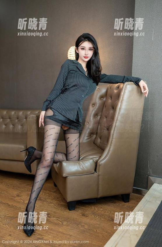 星颜社 - 潘思沁网袜写真：让袜子代言我的小心思，这种组合是魔法还是失误？