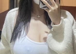 微密圈 – 是可馨吖的红裙算什么？定制后的我直接重写了走路时的风度——更加自信能摔！