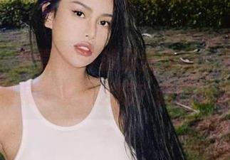 微密圈 – 李嘉欣97的最新作品，黑丝丁裤里暗藏了些什么呢？我想知道！