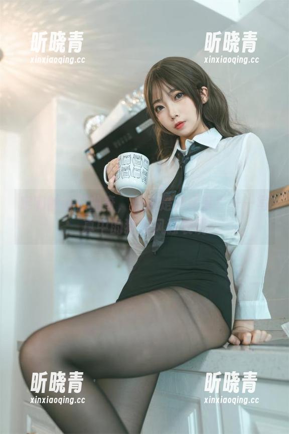 定制的杏仁曲奇，难道是件坏事？——写真中的猫猫风骚表现