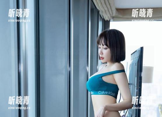 微密圈 - 果儿Victoria的水手服照片，原图看得我总是想问她：这搭配是不是隐藏着什么？