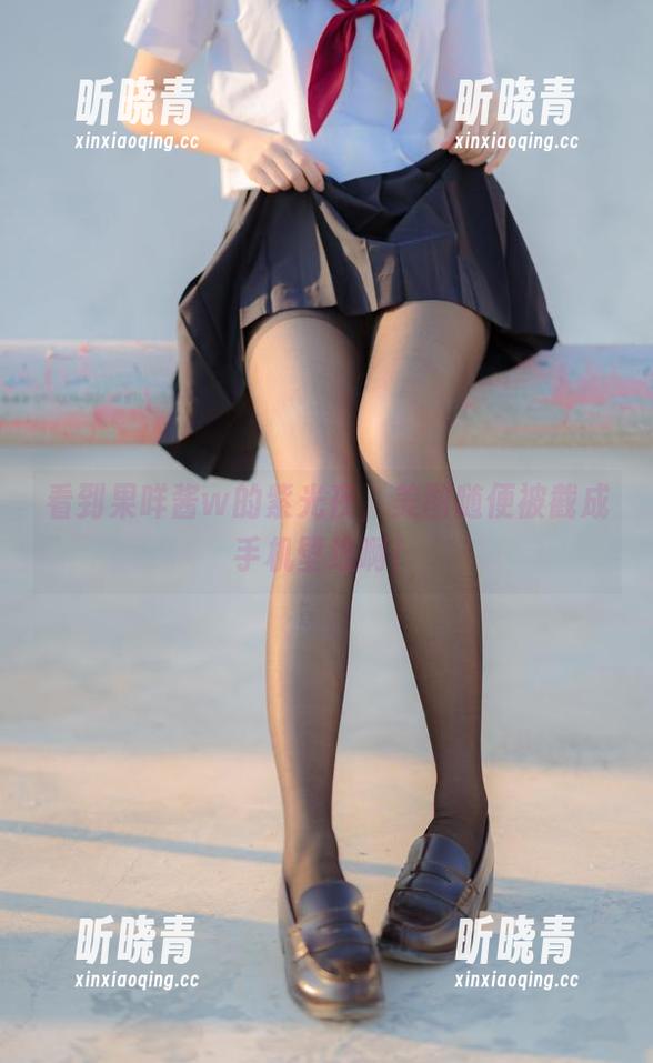 看到果咩酱w的紫光夜，美图随便被截成手机壁纸啊！