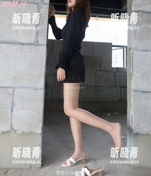 梦丝女神 - 在天台上施展魔法，王娇娇的JK少女图包资源就像意外的炸裂！