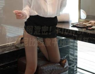 模范学院 – 原图泄密！Flower朱可儿的比基尼比想象中还要抓耳