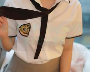 模范学院 – 图片里，lingyu69在天台随意喫草，看了让人想悄悄模仿。