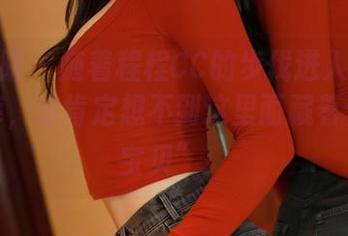 模范学院 – 随着程程CC的步伐进入最新泳装图库，你肯定想不到这里面藏着什么“宝贝”！