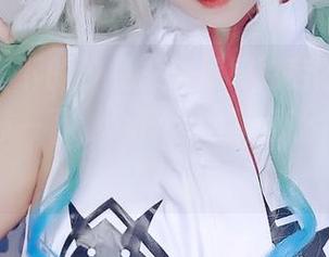 定制写真下的汐兔子与尼禄克劳狄乌斯，等我回味一下，为什么这画面让我多看几眼？