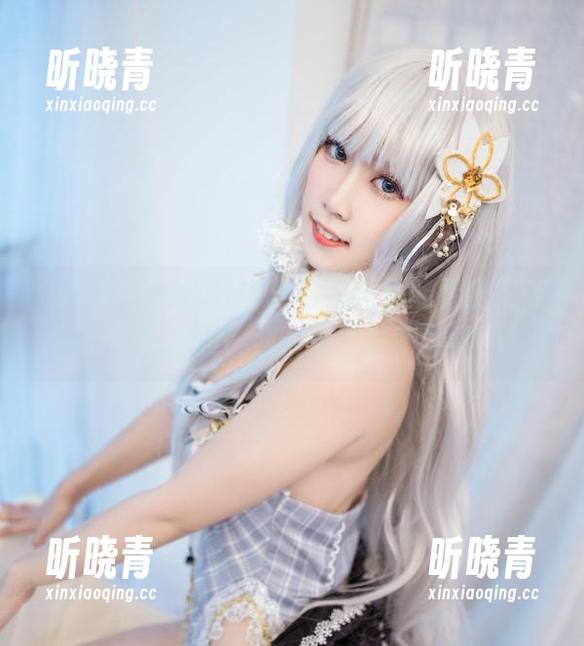 流年不停w的COS，这顿美食能看出我妻旗袍的优雅，照片长得真不赖呀！