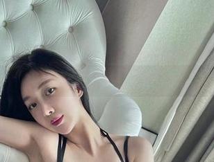 微密圈 – 牛奶里的果汁欢乐大聚会，浴室里图库中文版下载！