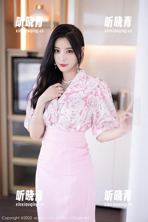 秀人网-佘贝拉bella 秀人网 - 从佘贝拉bella的御姐图包,找到你心中那点狂热