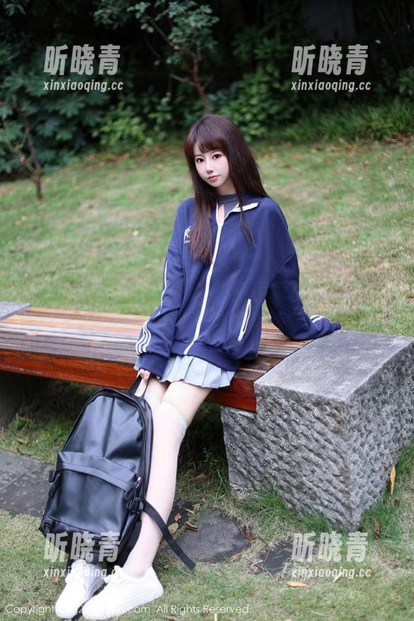秀人网-养乐多Doll 秀人网 - 养乐多Doll的特别版:旗袍和猫咪同框的觉醒