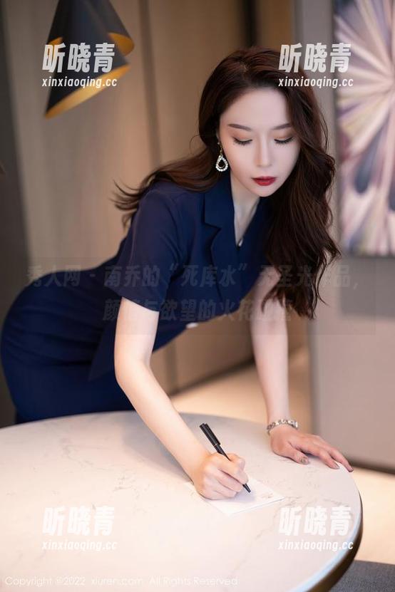 秀人网-南乔 秀人网 - 南乔的“死库水”无圣光作品,颜值与欲望的火花碰撞